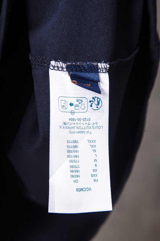 루이비통 스팽글 자수 반팔 티셔츠 001-174525