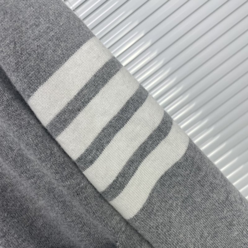 톰브라운 클래식 4 바 게이지 울 카디건 001-174696