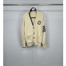 톰브라운 스타일 배지 자수 니트 카디건 001-174735