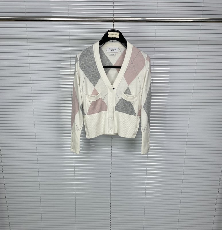 톰브라운 다이아몬드 격자 울 카디건 001-174852
