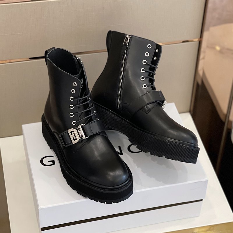 Givenchy GVC 라운드 토 레이스업 부츠 001-175892