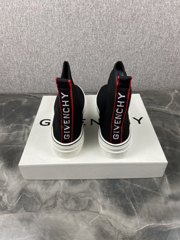 지벐시 P520 블랙 하이탑 슈즈 001-175925