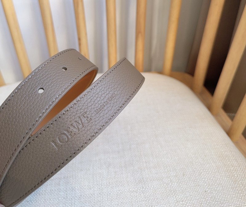 로에웨 LOEWE 그레인 가죽 핀 버클 벨트 001-176566