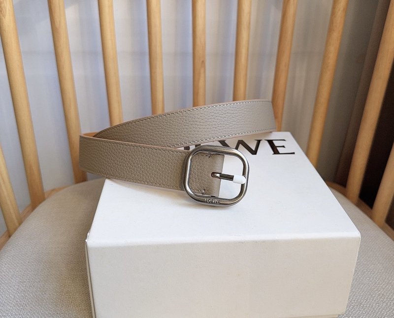 로에웨 LOEWE 그레인 가죽 핀 버클 벨트 001-176567
