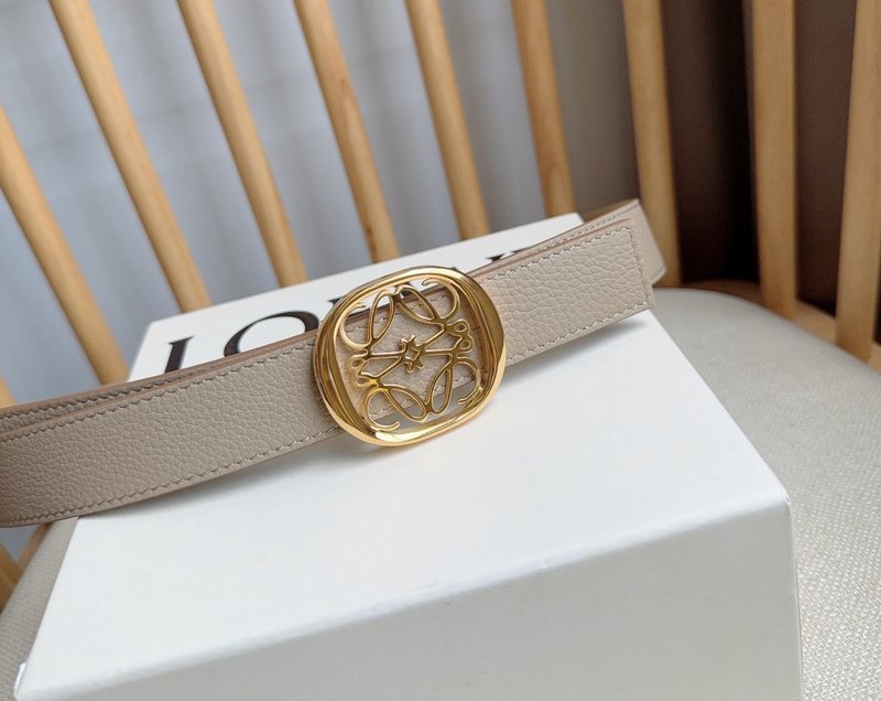 로에베 LOEWE 애너그램 핀 버클 벨트 001-176572
