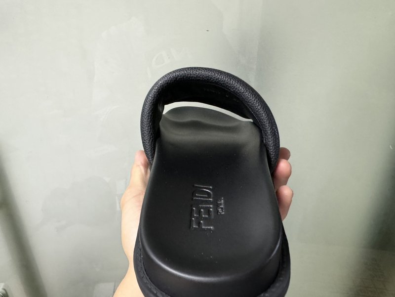 펜디 남성용 블랙 로고 슬리퍼 001-177434