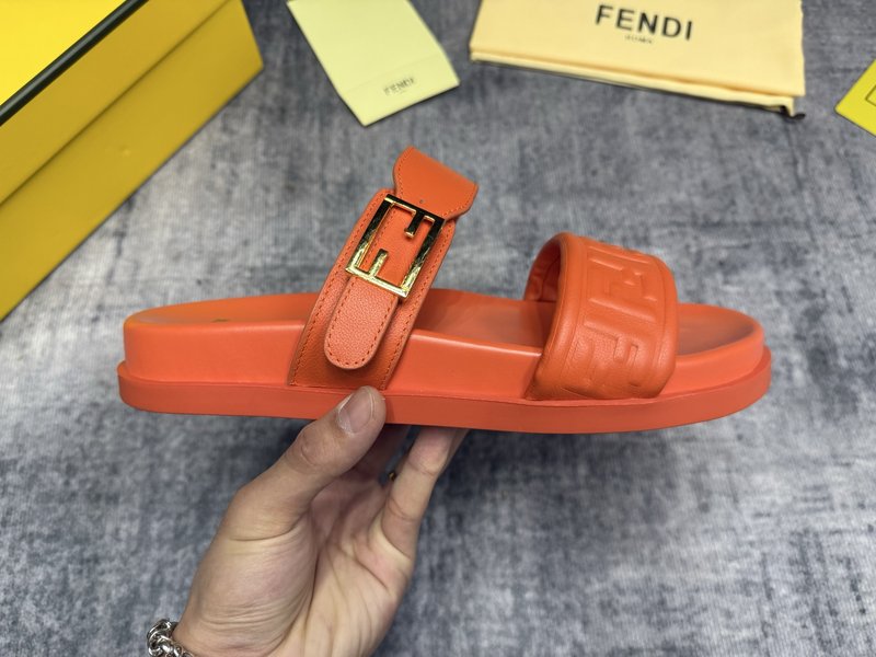 펜디 Fendi 신규 남성 슬리퍼 001-177484