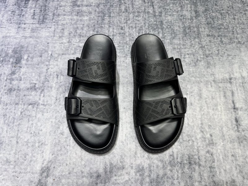 펜디 FENDI 블랙 캐주얼 슬리퍼 001-177526