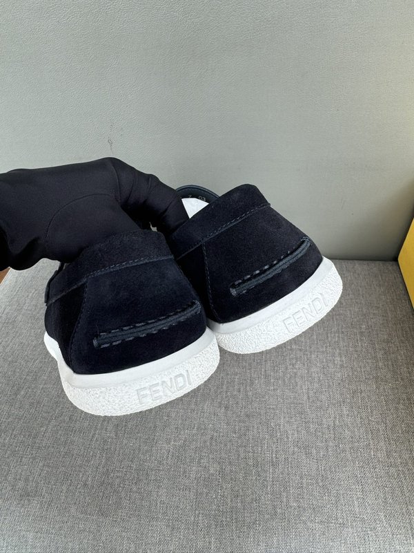 펜디 FENDI 남성 캐주얼 가죽 로퍼 001-177570