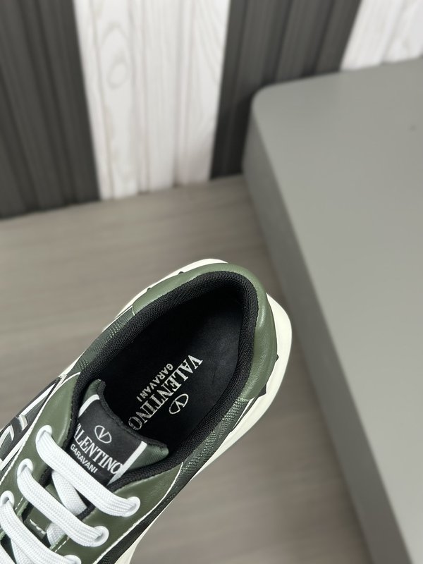 발렌티노 나파 송아지 가죽 통기성 운동화 001-177793