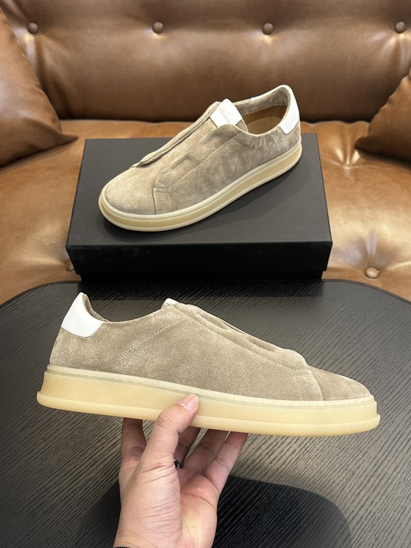 Kiton 남성 스웨이드 스니커즈 001-177864