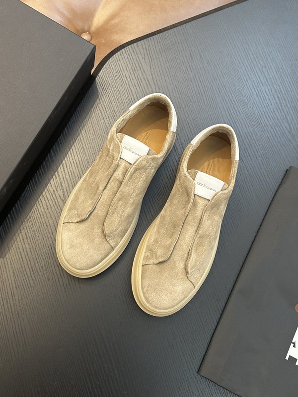 Kiton 남성 스웨이드 스니커즈 001-177864