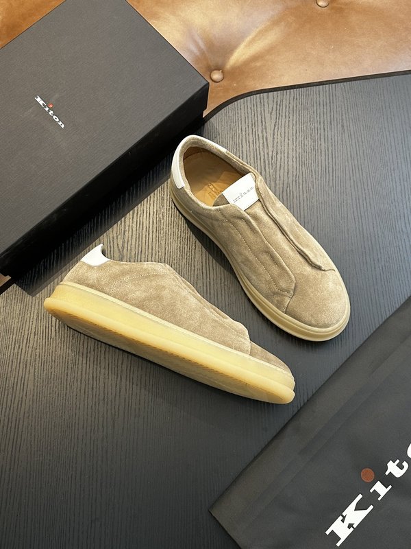 Kiton 남성 스웨이드 스니커즈 001-177864