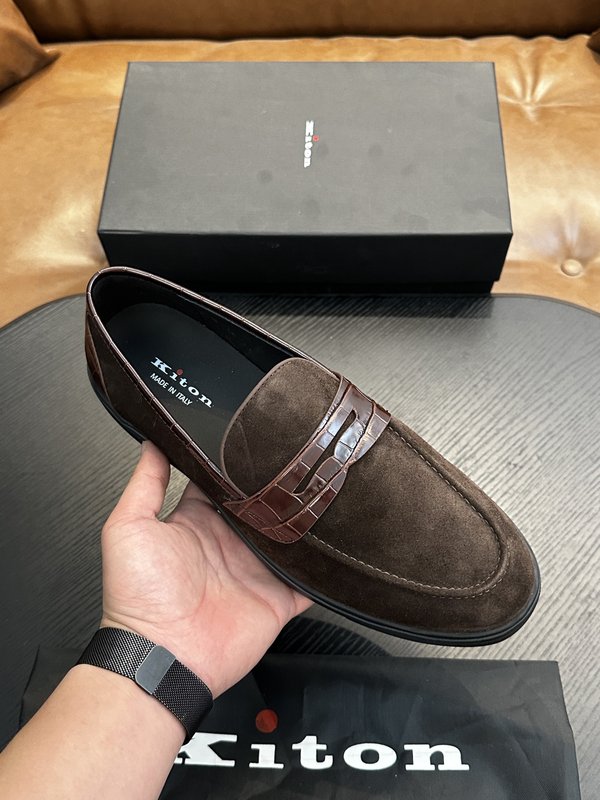 Kiton 남성 소가죽 운동화 001-177958
