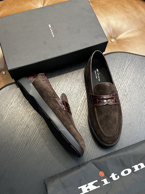 Kiton 남성 소가죽 운동화 001-177958