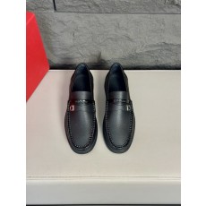 페라가모 남성 소가죽 로퍼 슈즈 001-178052