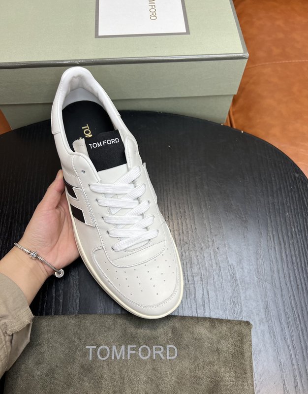 TOM FORD 가죽 로우탑 스니커즈 001-179177