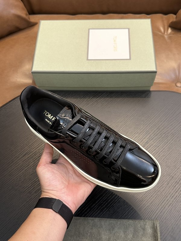 TOM FORD 가죽 로우탑 스니커즈 001-179224
