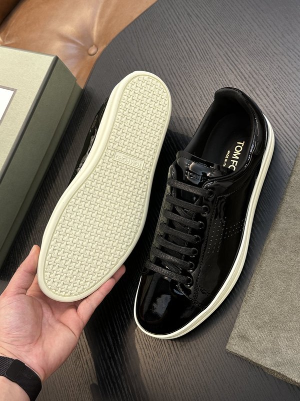 TOM FORD 가죽 로우탑 스니커즈 001-179224