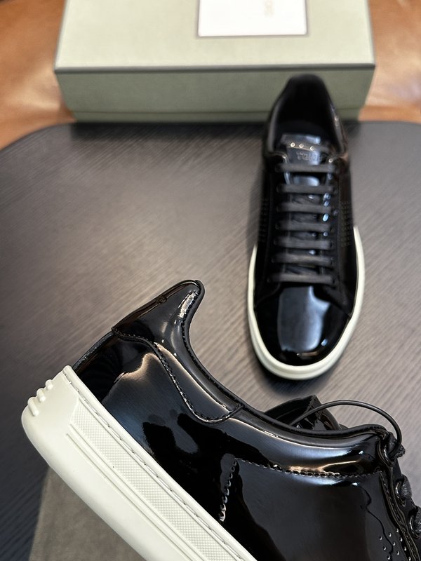 TOM FORD 가죽 로우탑 스니커즈 001-179224