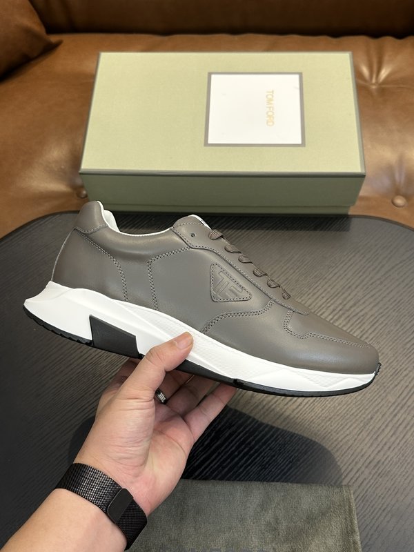 TOM FORD Cambridge 스웨이드 스니커즈 001-179247