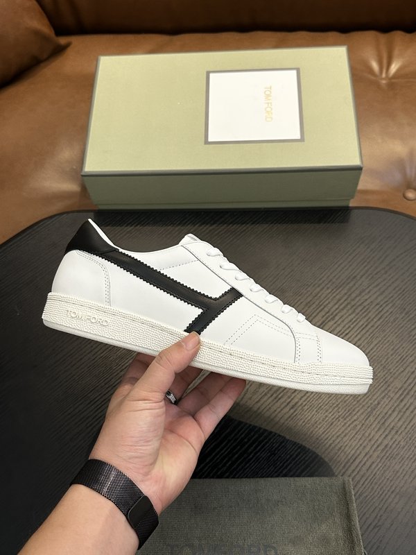 TOM FORD 가죽 로우탑 스니커즈 001-179270
