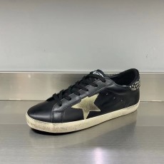 Golden Goose 클래식 스타 스니커즈 001-179365