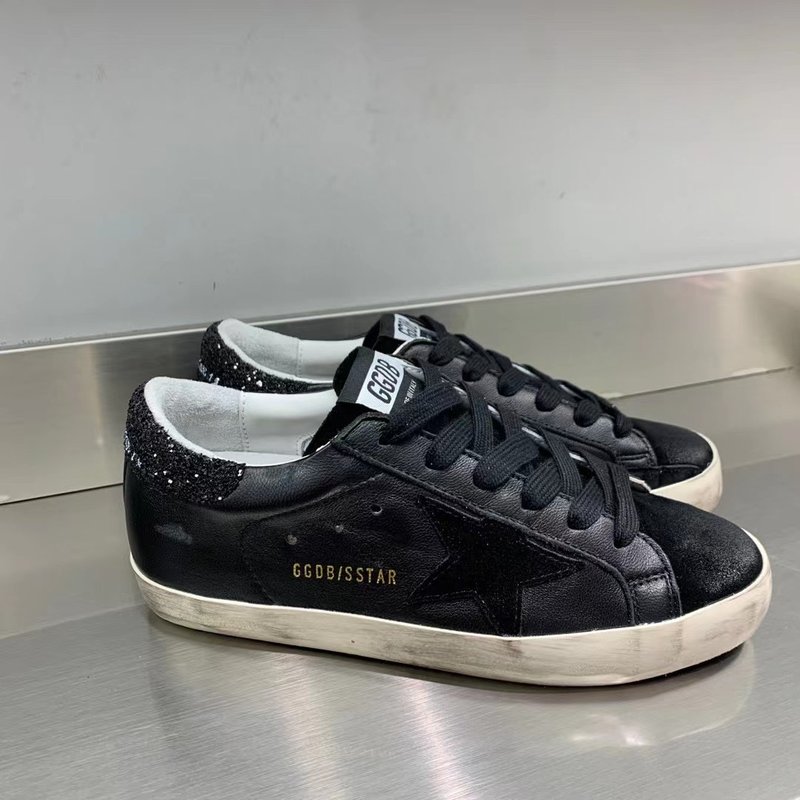 Golden Goose Super Star 캐주얼 슈즈 001-179439