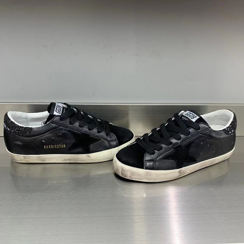 Golden Goose Super Star 캐주얼 슈즈 001-179439