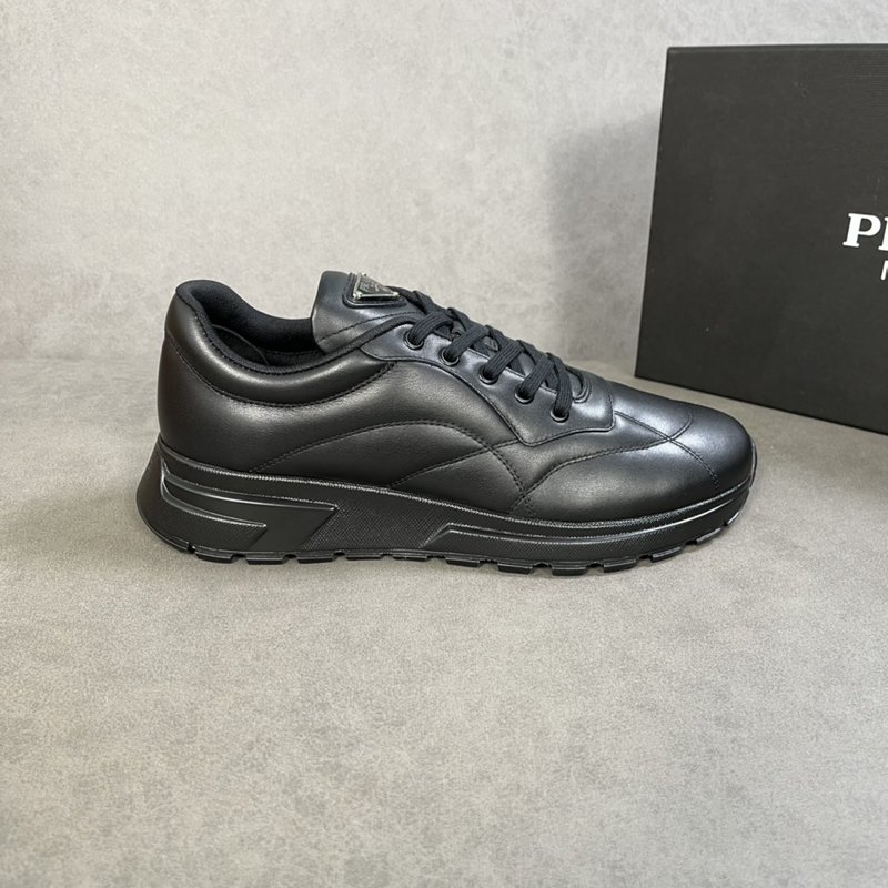 PRADA 남성 방수 원료 소가죽 운동화 001-179536