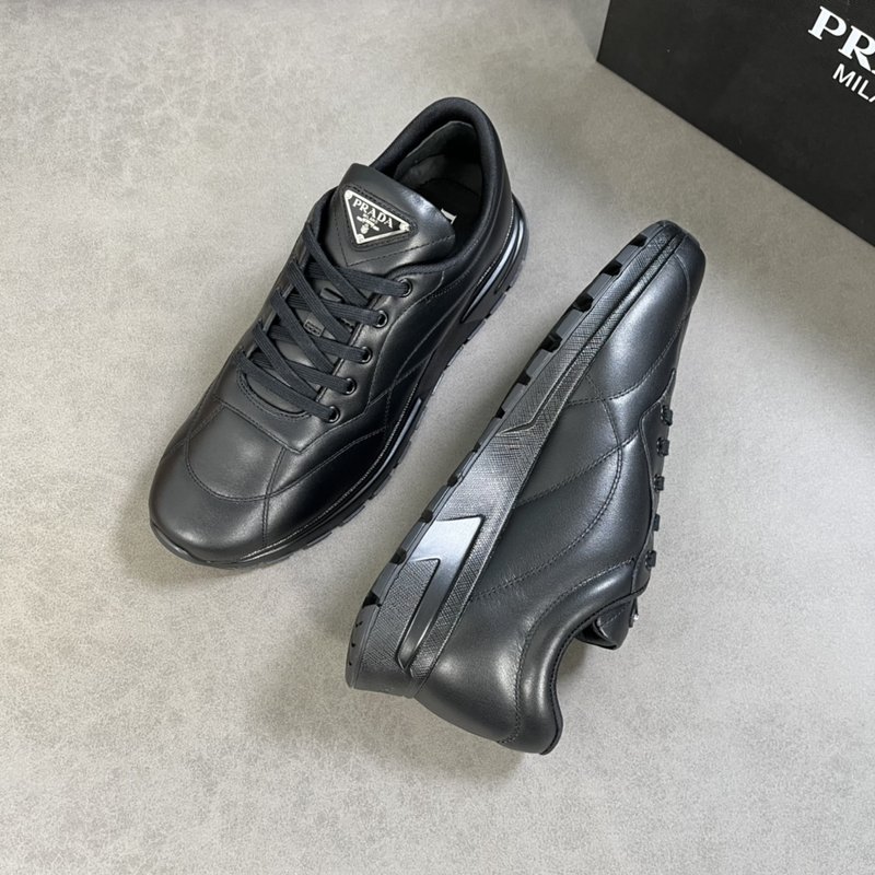PRADA 남성 방수 원료 소가죽 운동화 001-179536