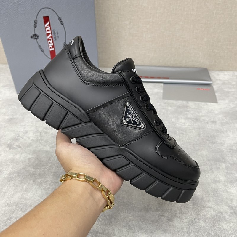 Prada 로고 플레이트 두꺼운 밑창 운동화 001-179570