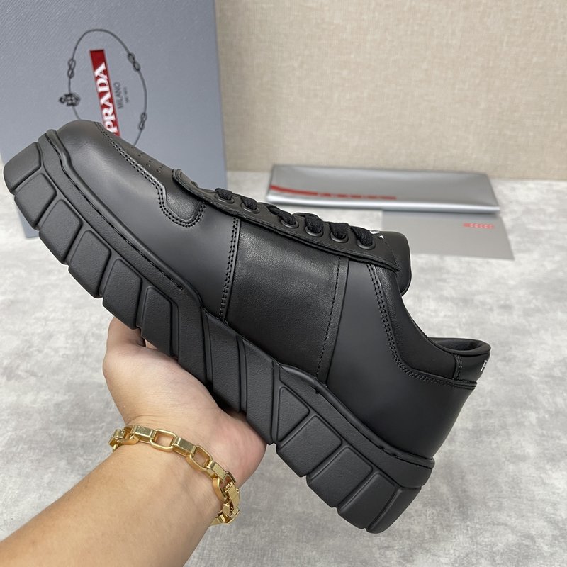 Prada 로고 플레이트 두꺼운 밑창 운동화 001-179570