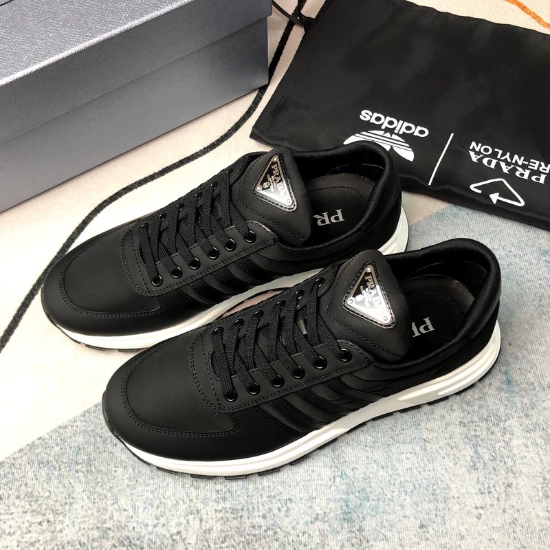 PRADA 블랙 천 소재 신발 001-179576