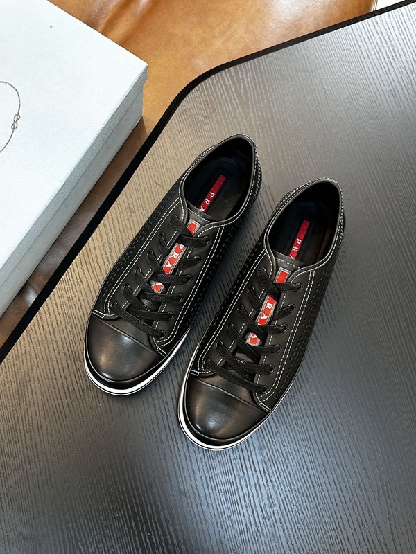 프라다 PRADA 남성 로우탑 소가죽 구두 001-179651
