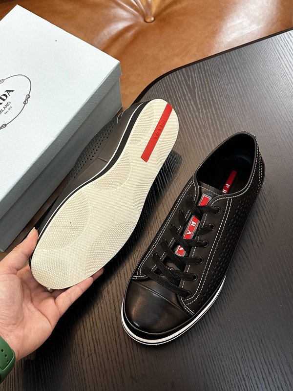 프라다 PRADA 남성 로우탑 소가죽 구두 001-179651