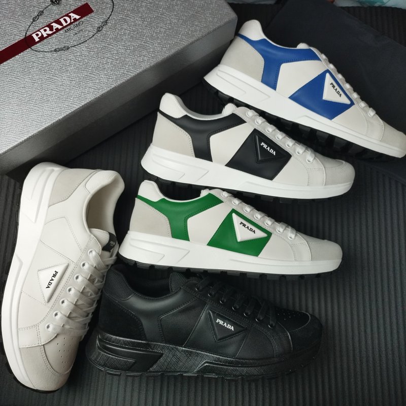 PRADA 프라다 화이트 가죽 모델 001-179657