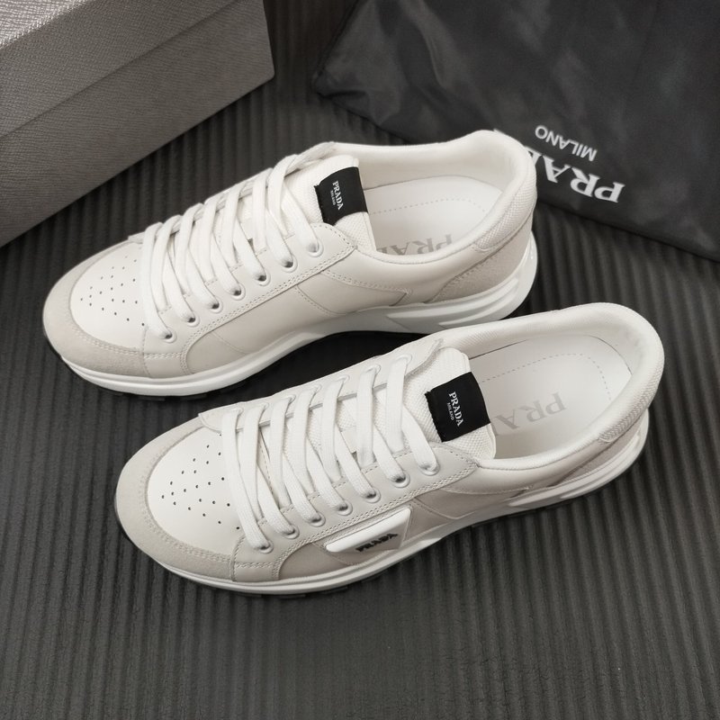 PRADA 프라다 화이트 가죽 모델 001-179657