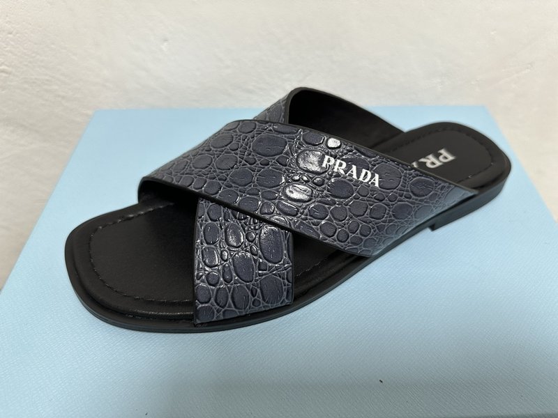 PRADA 프라다 남성 스톤 패턴 가죽 슬리퍼 001-179682
