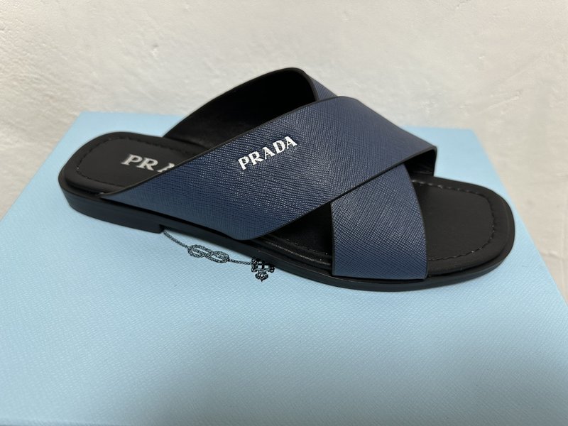 프라다 남성 야자무늬 가죽 슬리퍼 001-179683