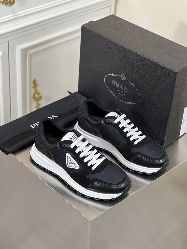 Prada 남성 캐주얼 레더 스니커즈 001-179702