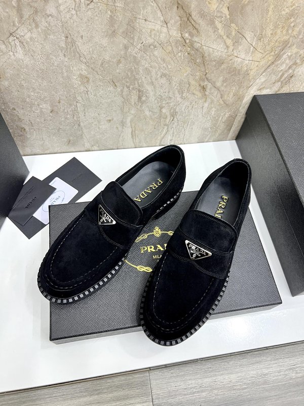 프라다 Prada 신규 스웨이드 가죽 슈즈 001-179704