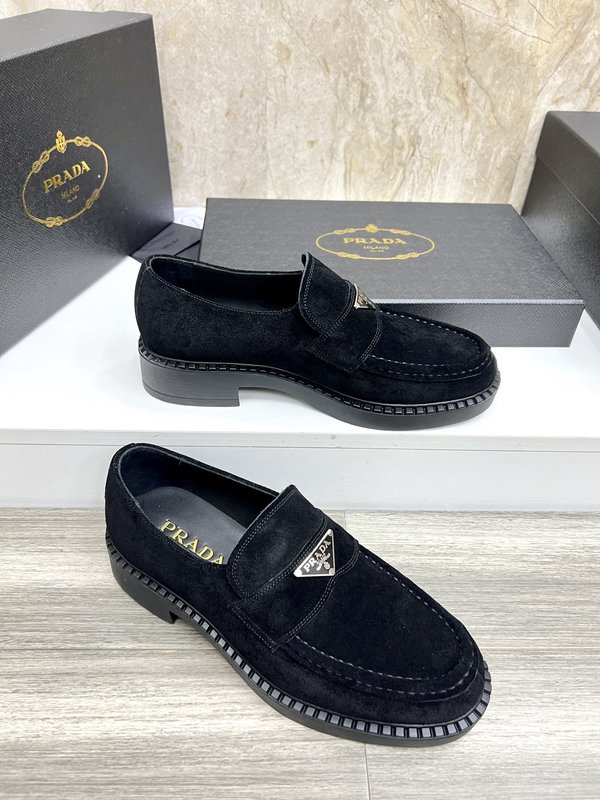 프라다 Prada 신규 스웨이드 가죽 슈즈 001-179704