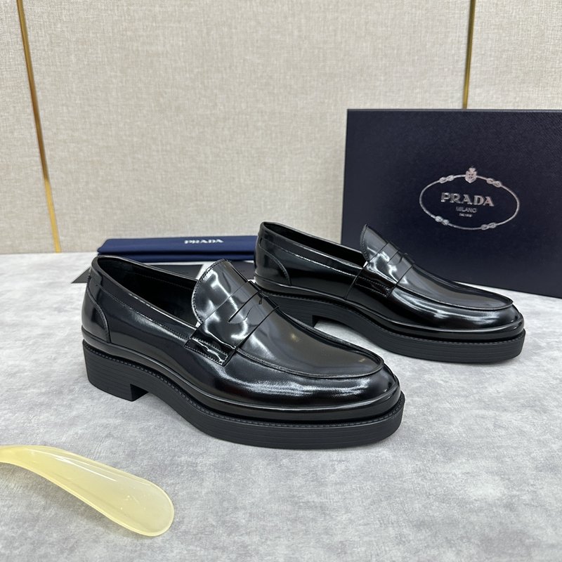 프라다 PRADA 삼각 로고 두꺼운 바닥 로퍼 001-179757