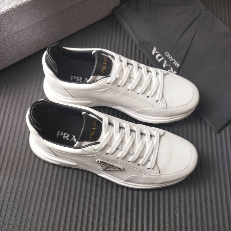 PRADA 프라다 클래식 삼각 로고 운동화 001-179888