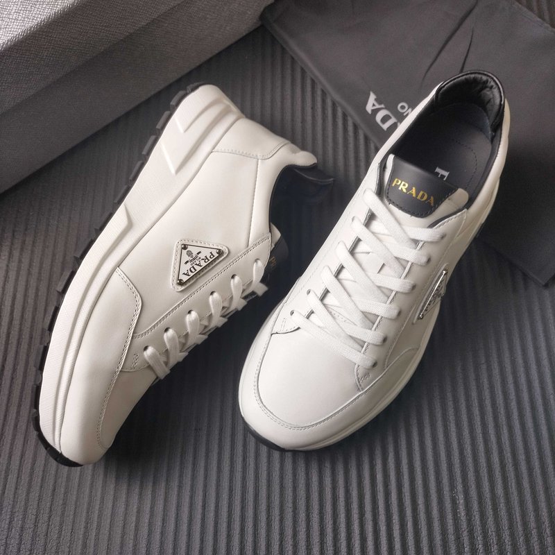 PRADA 프라다 클래식 삼각 로고 운동화 001-179888