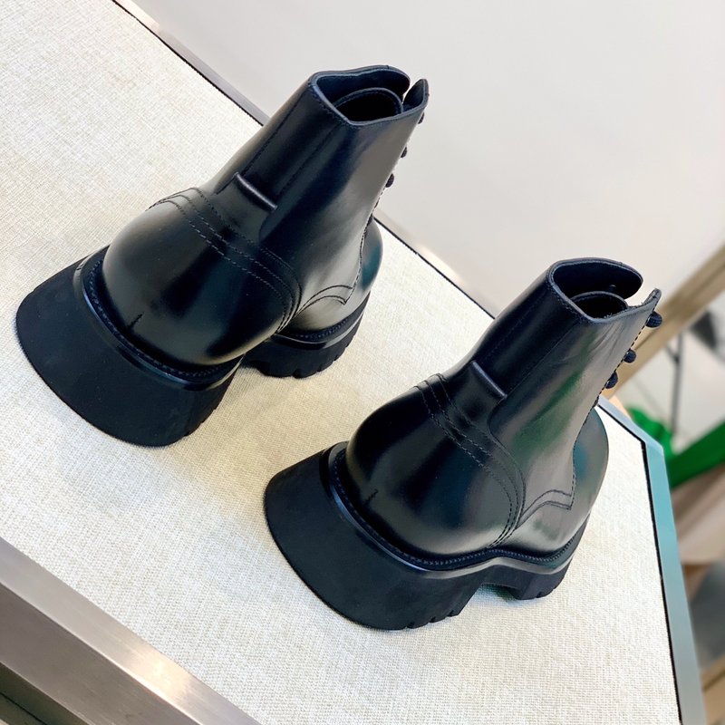 PRADA 클래식 라운드 토 남성 가죽 부츠 001-179912