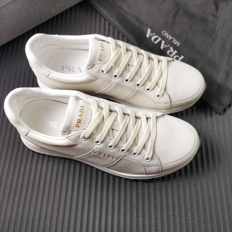 PRADA 화이트 레저 스니커즈 001-180004