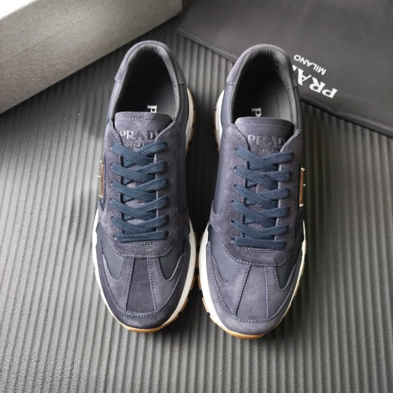 PRADA 프라다 진한 파란색 스웨이드 운동화 001-180014