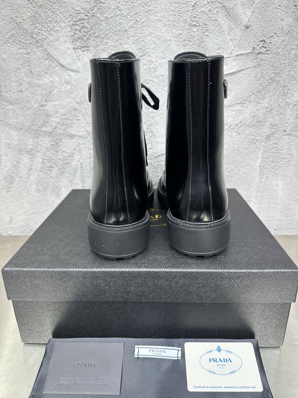 PRADA 레이스 업 가죽 나이트 부츠 001-180024